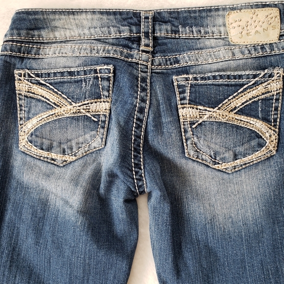 Silver Jeans - Picture 5 of 11